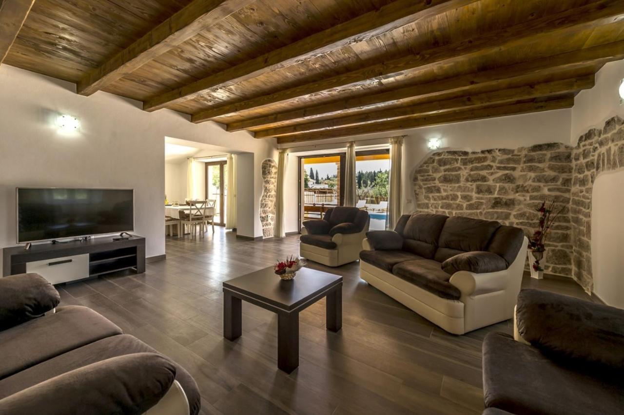 Spacious Four-Bedroom Villa Marija Klostar Extérieur photo