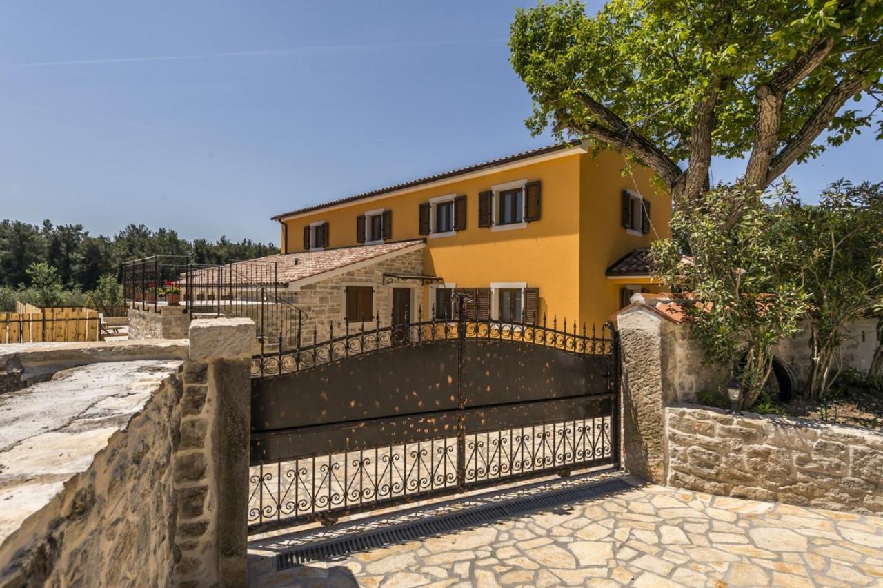 Spacious Four-Bedroom Villa Marija Klostar Extérieur photo